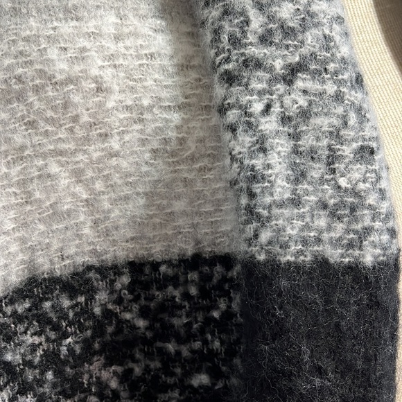 Oversized Plaid Scarf Fuzzy Black Gray White with Tassels - Picture 4 of 9